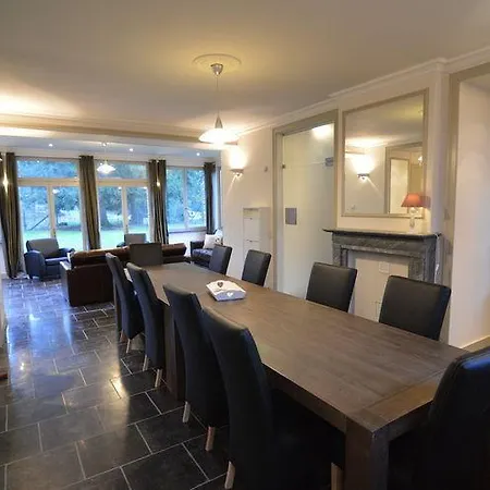 Villadelux Loretta